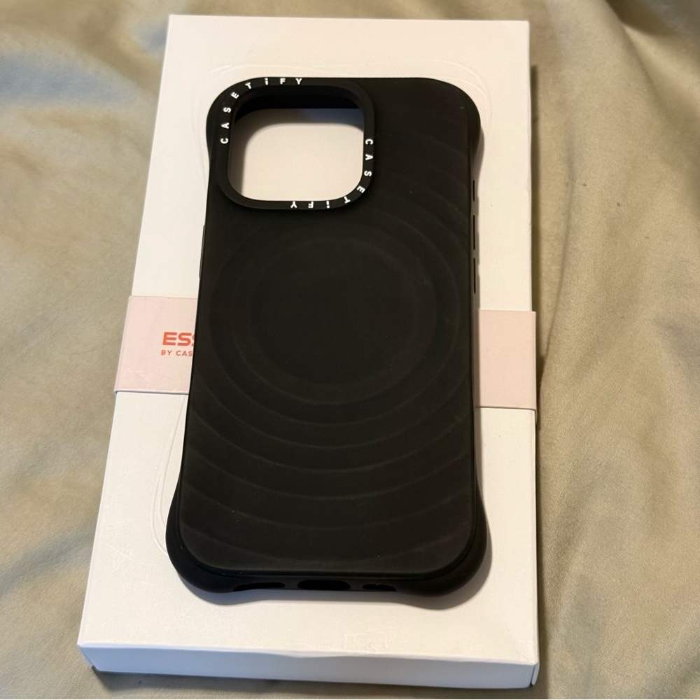 CASETiFY Ripple iPhone 16 Pro Case in black
